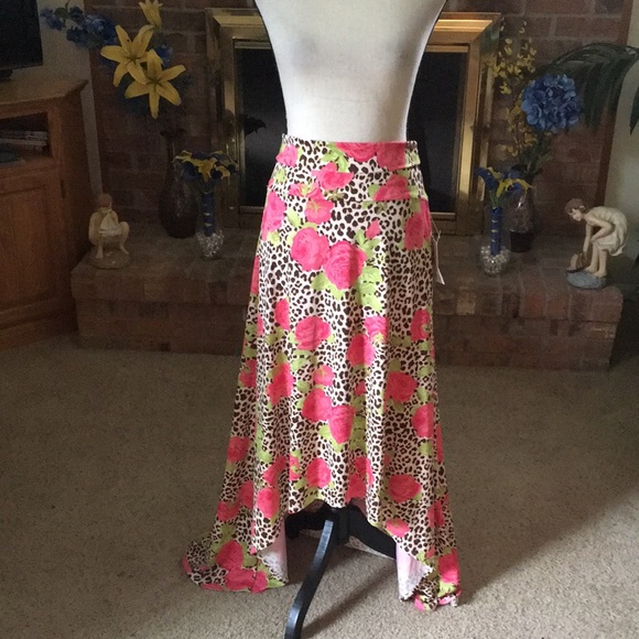 LuLaRoe Dresses & Skirts - NWT hi low maxi skirt